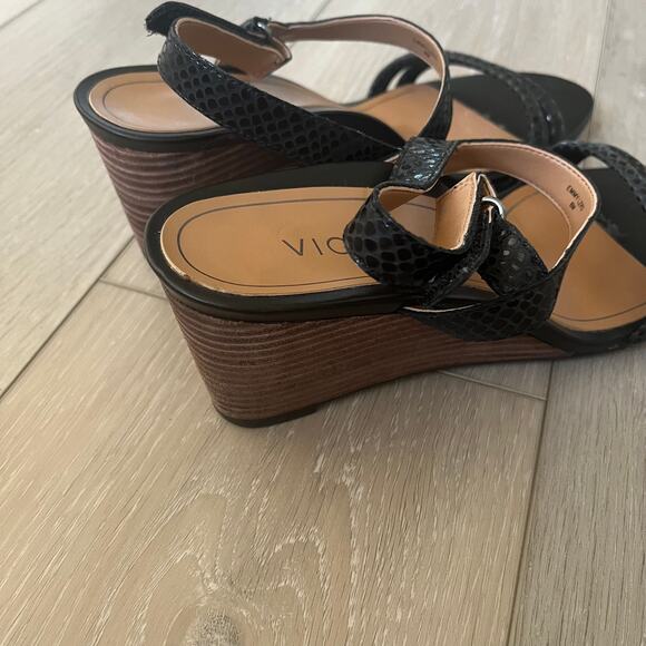 Vionic 'Emmy' Women's 8M Lizard Orthotic Comfort Sandal Black Leather Wedge - Picture 6 of 7